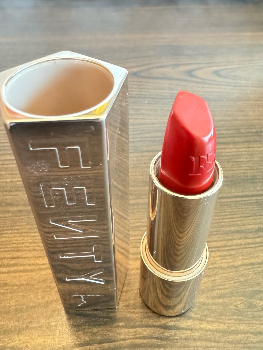 Marc Jacobs, Fenty and Lancôme  Red Lipstick Trio — Vibrant Classic Reds - Picture 3 of 8